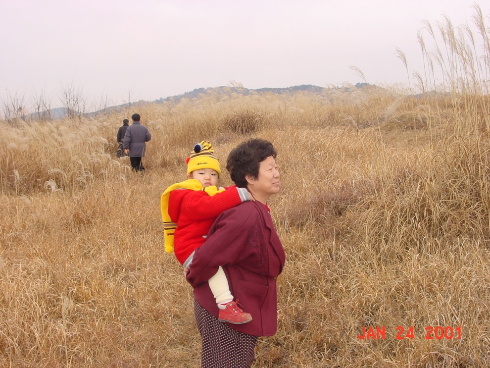 ..준규..다현::월명산에서 성묘를 마치고..